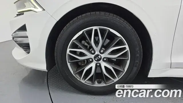 Kia K5 2020 — ფოტო 7/20