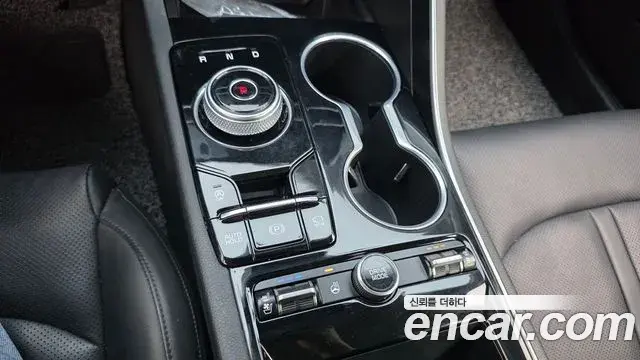 Kia K5 2020 — ფოტო 12/20