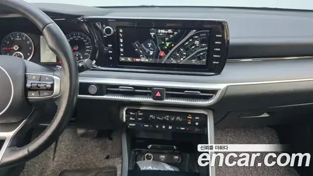 Kia K5 2020 — ფოტო 8/20