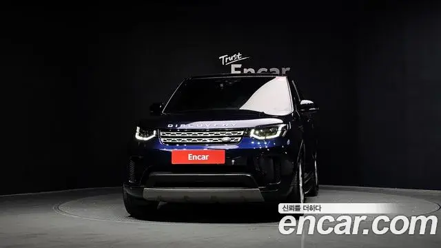 Land Rover Discovery 5 2018 — Фото 3/20
