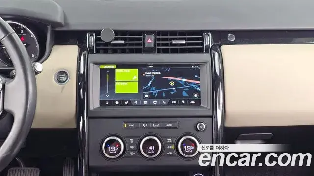 Land Rover Discovery 5 2018 — Фото 14/20