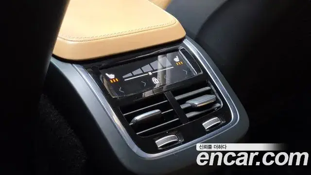 Volvo XC90 2020 — Фото 20/20