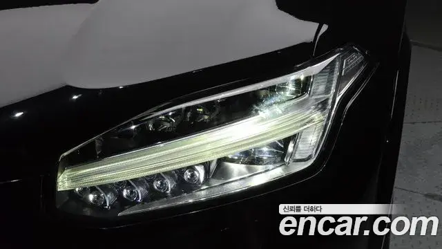 Volvo XC90 2020 — ფოტო 2/31