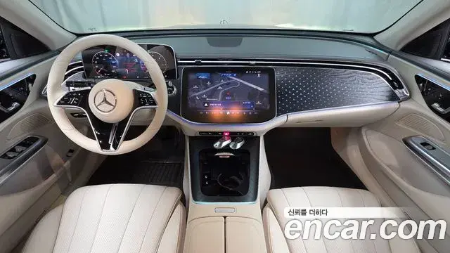 Mercedes-Benz E-Class 2024 — Photo 11/30