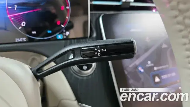 Mercedes-Benz E-Class 2024 — Photo 21/30