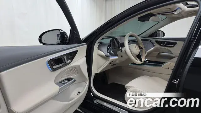 Mercedes-Benz E-Class 2024 — Photo 16/30