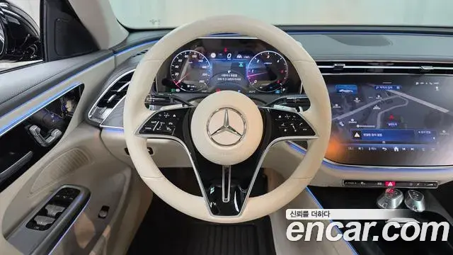 Mercedes-Benz E-Class 2024 — Photo 26/30