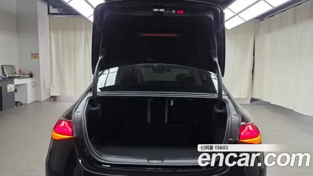 Mercedes-Benz E-Class 2024 — Photo 2/30