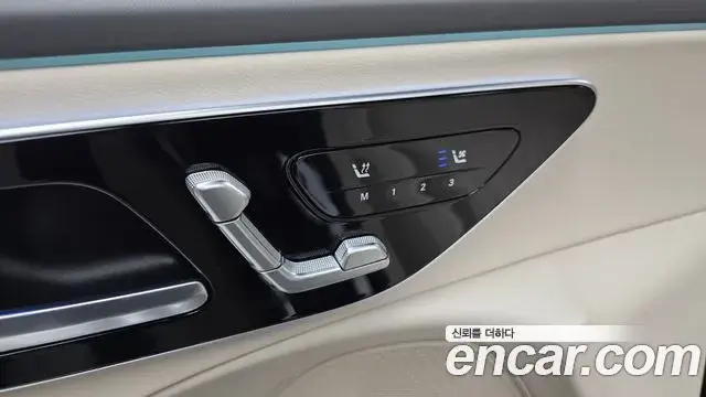 Mercedes-Benz E-Class 2024 — Photo 4/30