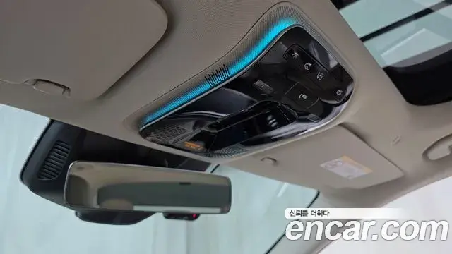 Mercedes-Benz E-Class 2024 — Photo 9/30