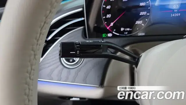 Mercedes-Benz E-Class 2024 — Photo 14/30