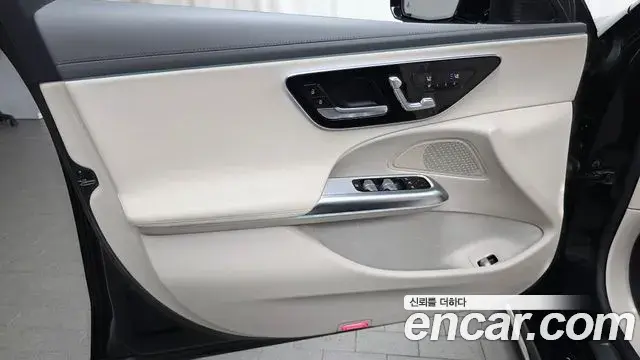 Mercedes-Benz E-Class 2024 — Photo 30/30