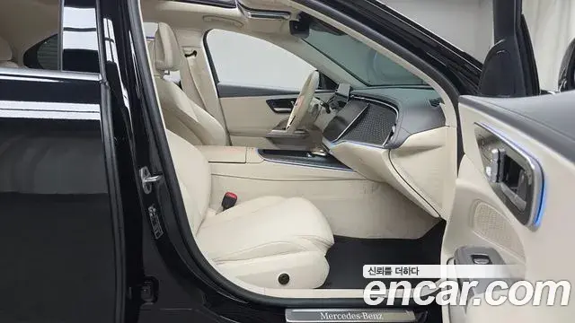 Mercedes-Benz E-Class 2024 — Photo 12/30