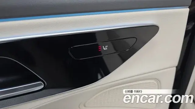 Mercedes-Benz E-Class 2024 — Photo 15/30