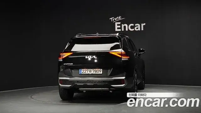 Kia Sportage 2023 — Фото 4/20