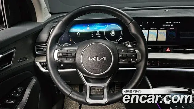 Kia Sportage 2023 — Фото 13/20