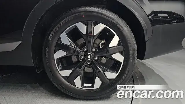 Kia Sportage 2023 — ფოტო 32/34