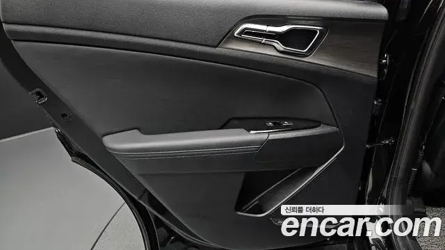 Kia Sportage 2023 — ფოტო 21/34