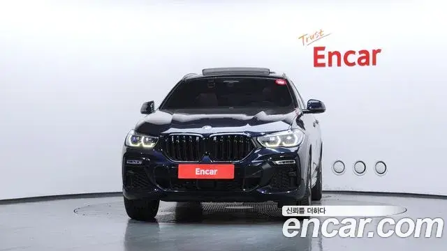 BMW X6 2021 — Photo 28/33