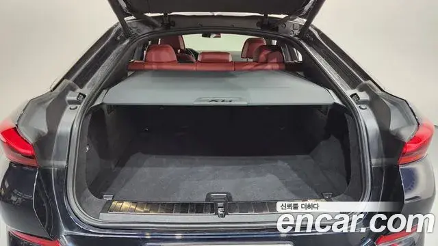 BMW X6 2021 — Photo 26/33