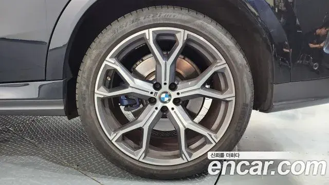 BMW X6 2021 — Photo 21/33