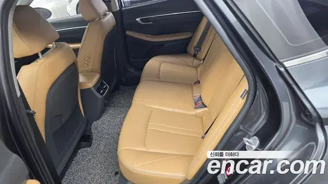 Hyundai Sonata Hybrid 2022 — ფოტო 7/33