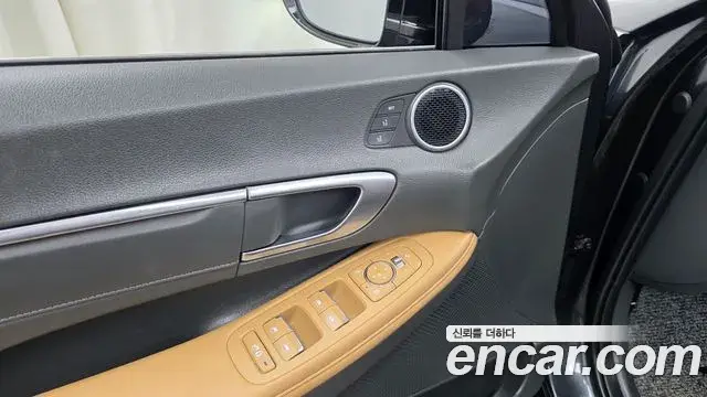 Hyundai Sonata Hybrid 2022 — ფოტო 20/33