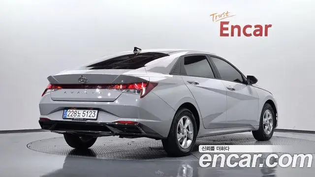 Hyundai The New Avante Hybrid 2022 — Photo 7/20