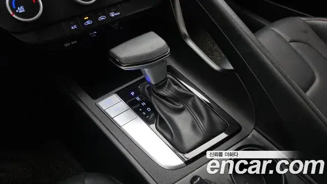 Hyundai The New Avante Hybrid 2022 — Photo 4/20
