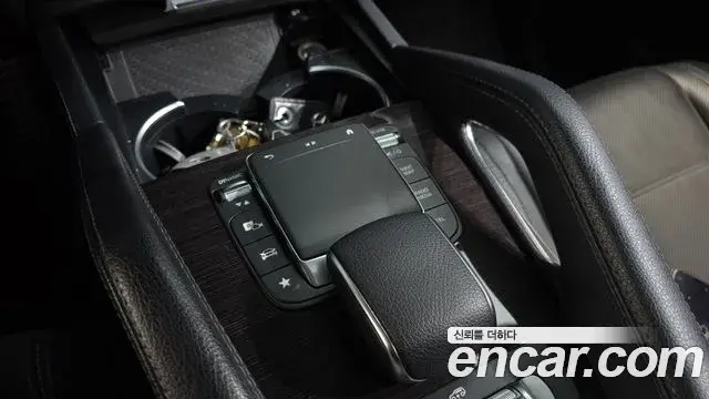 Mercedes-Benz GLE-Class 2021 — Şəkil 39/40