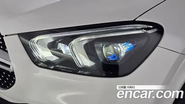 Mercedes-Benz GLE-Class 2021 — Şəkil 23/40