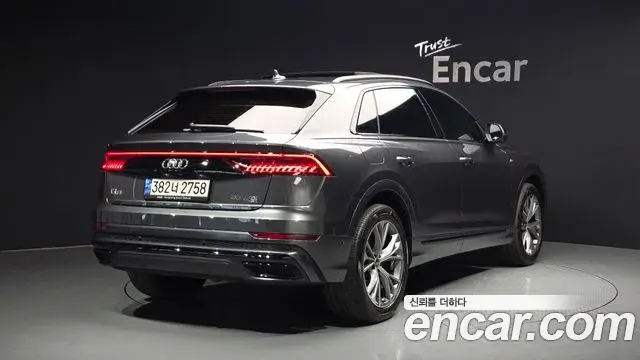 Audi Q7 2022 — Фото 2/20