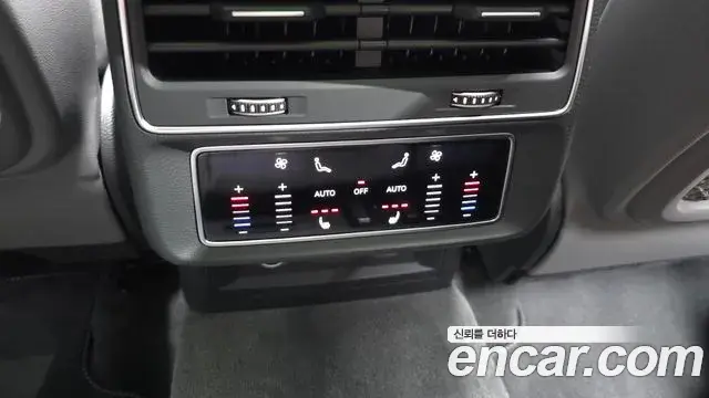 Audi Q7 2022 — Фото 19/20