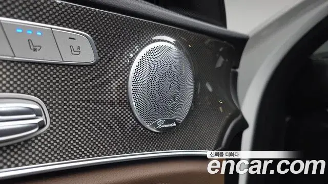 Mercedes-Benz E-Class 2019 — Фото 17/20