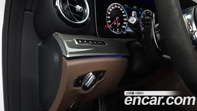 Mercedes-Benz E-Class 2019 — ფოტო 20/35
