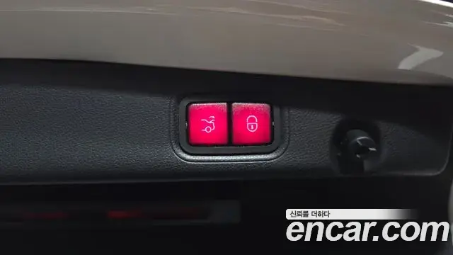 Mercedes-Benz E-Class 2019 — ფოტო 19/35