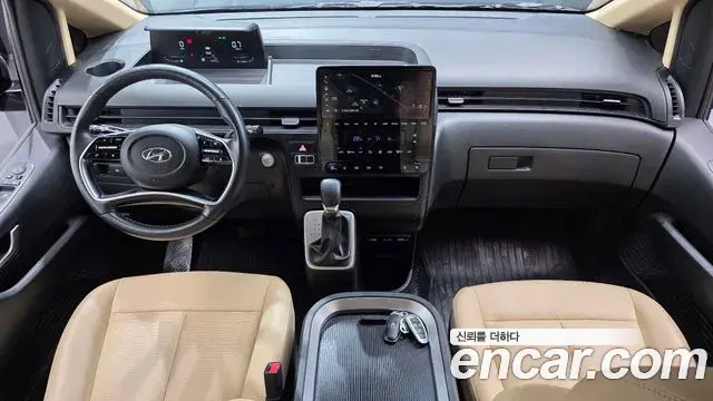 Hyundai Staria 2022 — Photo 15/31