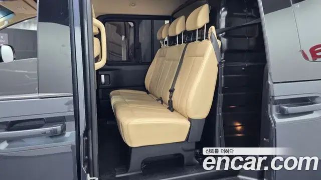 Hyundai Staria 2022 — Photo 17/31