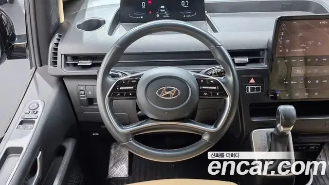 Hyundai Staria 2022 — Photo 9/31