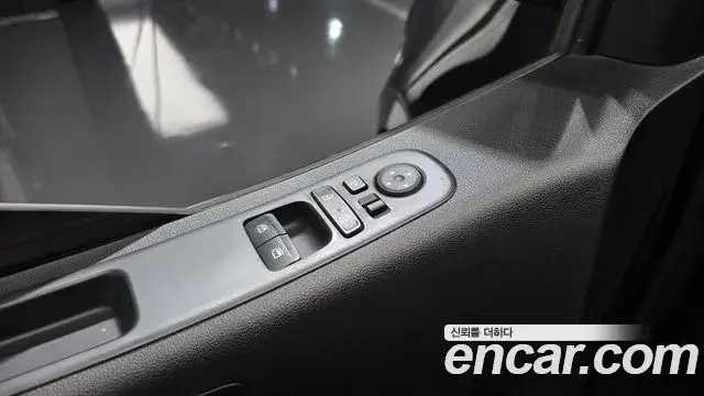 Hyundai Staria 2022 — Photo 28/31