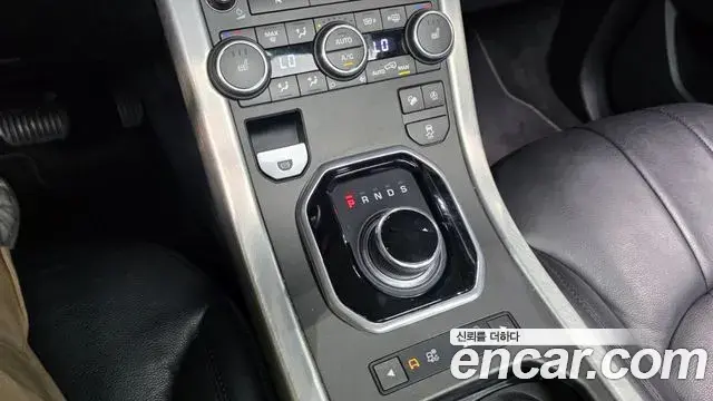 Land Rover Range Rover Evoque 2019 — ფოტო 20/35