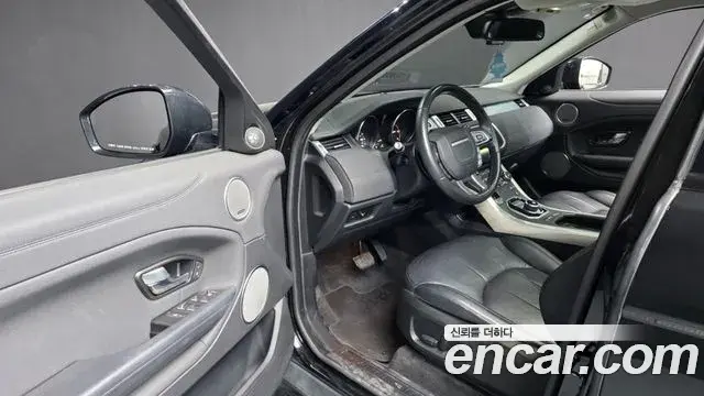 Land Rover Range Rover Evoque 2019 — ფოტო 31/35