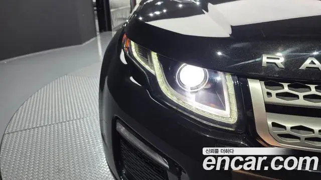 Land Rover Range Rover Evoque 2019 — ფოტო 21/35