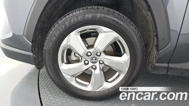 Toyota RAV4 2019 — Фото 5/20