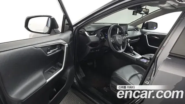 Toyota RAV4 2019 — Фото 10/20