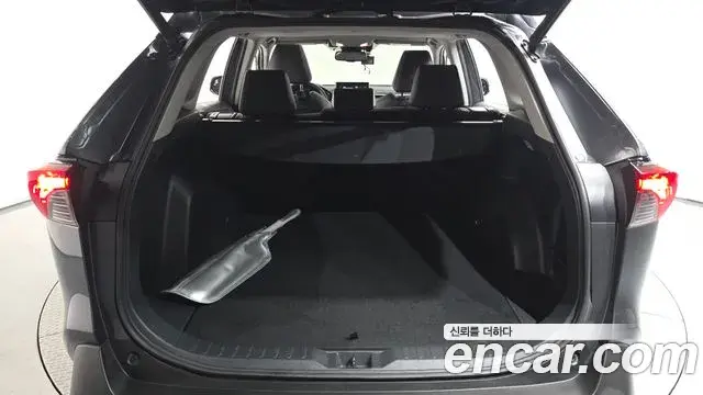 Toyota RAV4 2019 — Фото 18/20