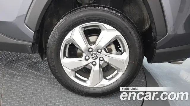Toyota RAV4 2019 — Şəkil 2/34
