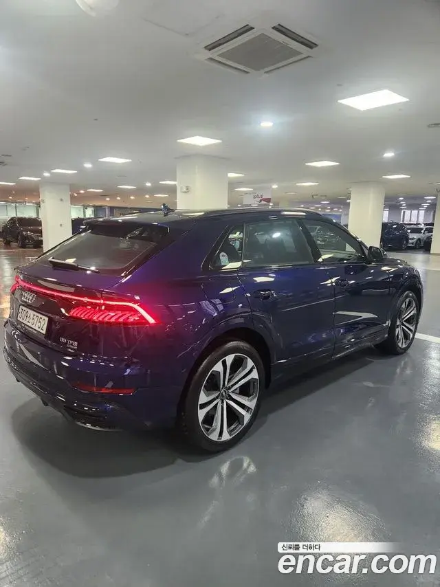 Audi Q8 2023 — Photo 16/20