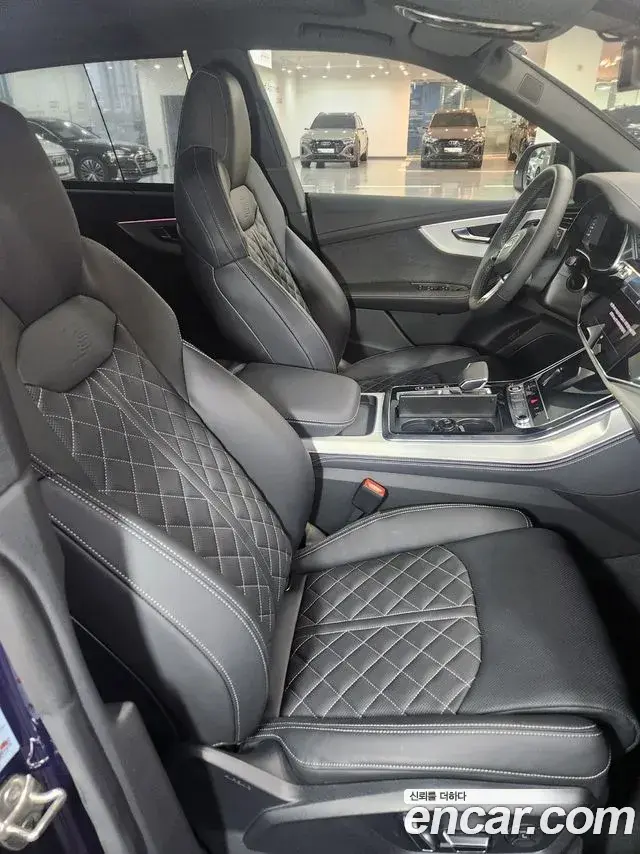 Audi Q8 2023 — Photo 11/20