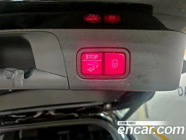 Mercedes-Benz GLB-Class 2020 — Şəkil 18/20